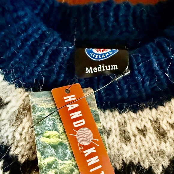 Icewear SKJÖLDUR,NEW TAGs,100% HAND KNITTED Wool Icelandic Sweater, Sz M,RT $377 - Picture 9 of 15